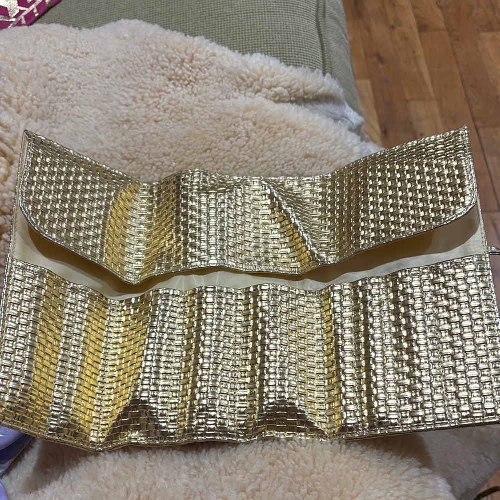 Laura Geller Woven Metallic Gold make up brush bag & wrap Strap holds 9 brushes - Picture 2 of 3
